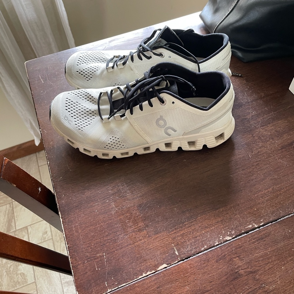 On Cloud Running Shoes - White/Black